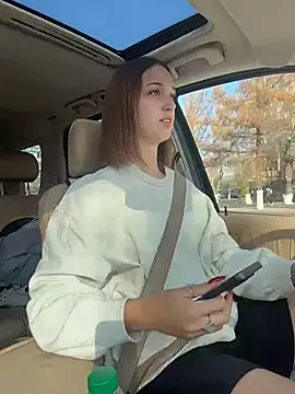 Snapshot of DollyTall chatting on 31, 10, 2025 DollyTall online show from 31, 10, 2025