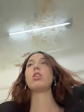 Snapshot of DollyTall chatting on 13, 11, 2025 DollyTall online show from 13, 11, 2025