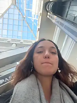 Snapshot of DollyTall chatting on 14, 11, 2025 DollyTall online show from 14, 11, 2025