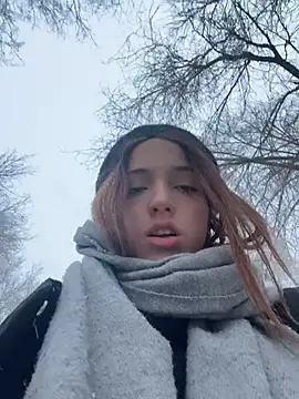 Snapshot of DollyTall chatting on 20, 12, 2025 DollyTall online show from 20, 12, 2025