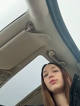 Snapshot of DollyTall chatting on 13, 3, 2026 DollyTall online show from 13, 3, 2026