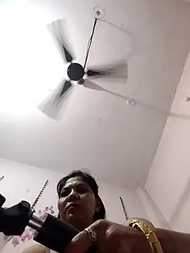 Yourhotsweetgirl online show from 12, 3, 2026