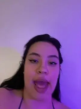 Emily Taylor2 online show from 5, 10, 2025