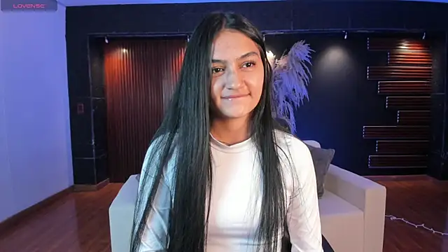 Snapshot of AidaJones chatting on 6, 10, 2025 AidaJones online show from 6, 10, 2025