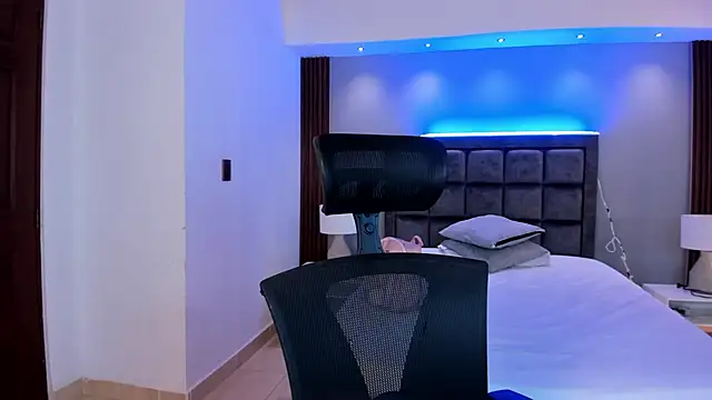 Snapshot of AidaJones chatting on 9, 10, 2025 AidaJones online show from 9, 10, 2025