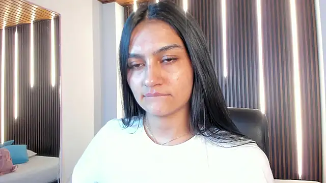 Snapshot of AidaJones chatting on 28, 10, 2025 AidaJones online show from 28, 10, 2025