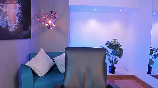 Snapshot of AidaJones chatting on 19, 11, 2025 AidaJones online show from 19, 11, 2025