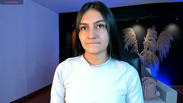 Snapshot of AidaJones chatting on 5, 12, 2025 AidaJones online show from 5, 12, 2025