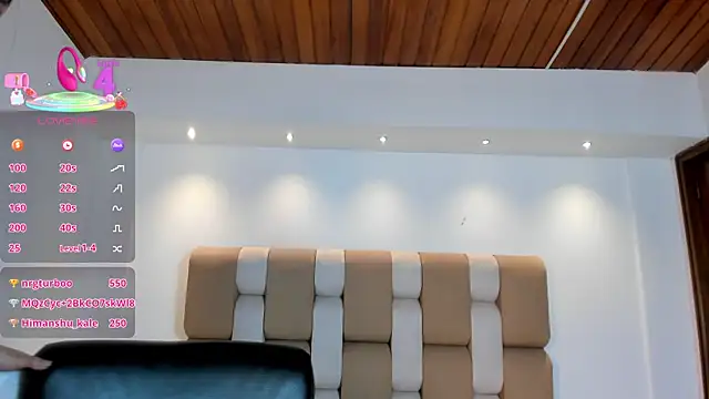 Snapshot of AidaJones chatting on 15, 12, 2025 AidaJones online show from 15, 12, 2025