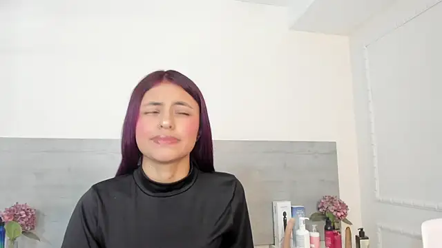 Snapshot of sunnyWhitee chatting on 27, 4, 2026 sunnyWhitee online show from 27, 4, 2026