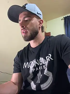 Snapshot of MaxDell chatting on 11, 9, 2025 MaxDell online show from 11, 9, 2025