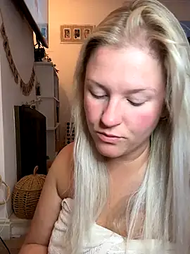 Charleigh xx online show from 7, 10, 2025