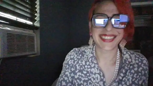 mayra mayhem online show from 16, 4, 2026