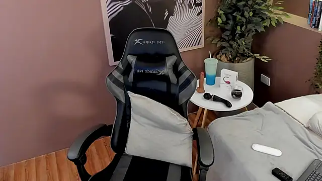 Skyyle  online show from 18, 2, 2026