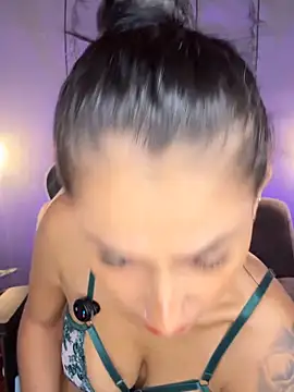 Snapshot of SOY_NOOA chatting on 11, 10, 2025 SOY NOOA online show from 11, 10, 2025