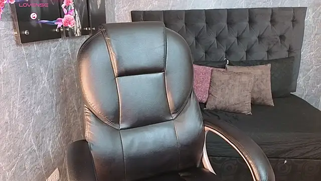 eileen  hills online show from 23, 9, 2025