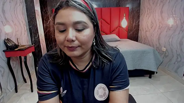 Snapshot of LatinaHoleQueen chatting on 7, 7, 2026 LatinaHoleQueen online show from 7, 7, 2026