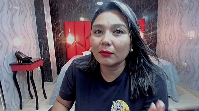 Snapshot of LatinaHoleQueen chatting on 4, 8, 2026 LatinaHoleQueen online show from 4, 8, 2026