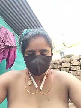 Snapshot of Falguni_Desai chatting on 7, 6, 2026 Falguni Desai online show from 7, 6, 2026