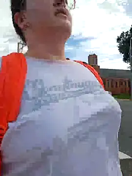 nuttiebuddy1 online show from 16, 9, 2025