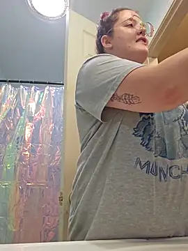 nuttiebuddy1 online show from 18, 9, 2025