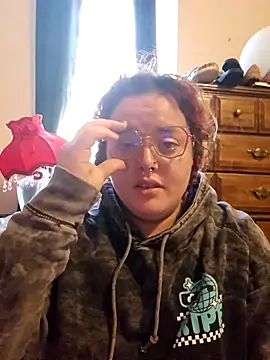 nuttiebuddy1 online show from 4, 10, 2025