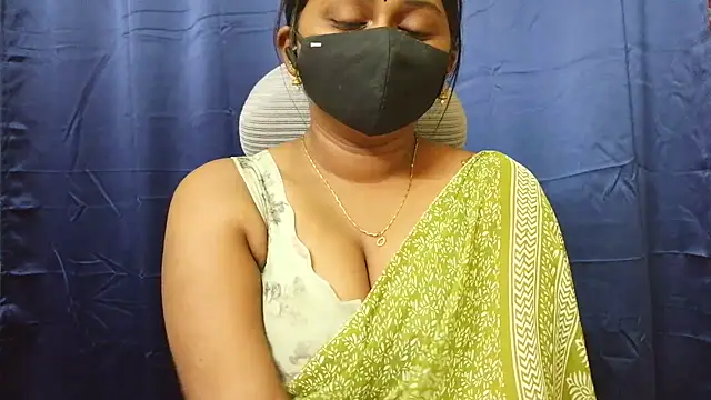 Snapshot of Pavani-Sexy chatting on 9, 7, 2026 Pavani-Sexy online show from 9, 7, 2026