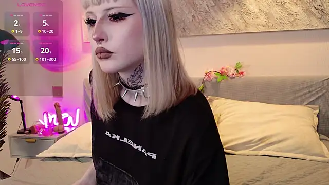Snapshot of MilkMeSoftly chatting on 6, 8, 2026 MilkMeSoftly online show from 6, 8, 2026