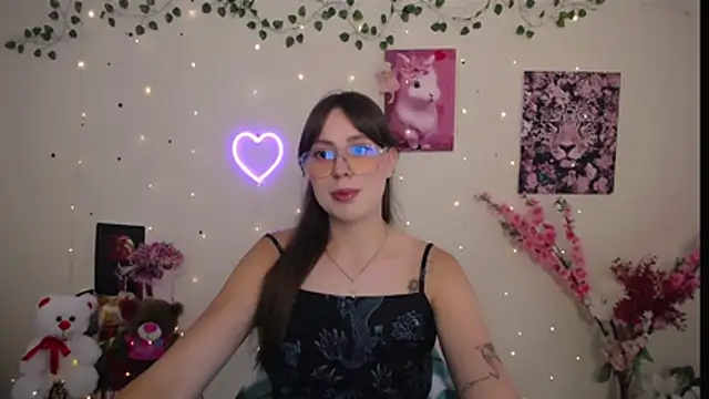 Snapshot of Amanda_Bright_ chatting on 4, 7, 2026 Amanda Bright online show from 4, 7, 2026