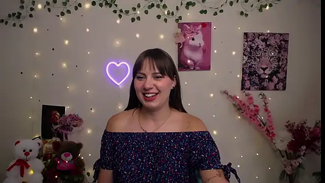 Snapshot of Amanda_Bright_ chatting on 22, 7, 2026 Amanda Bright online show from 22, 7, 2026