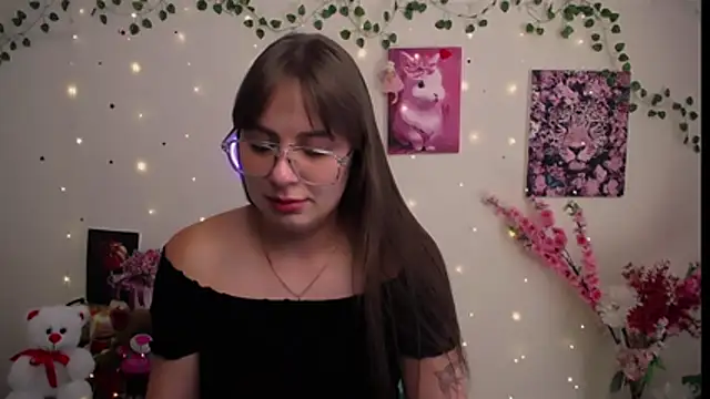 Snapshot of Amanda_Bright_ chatting on 27, 7, 2026 Amanda Bright online show from 27, 7, 2026