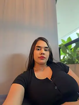 BellaLeclair online show from 30, 6, 2026