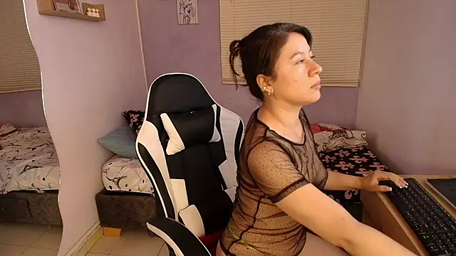 Snapshot of luna_desiree chatting on 17, 2, 2026 luna desiree online show from 17, 2, 2026