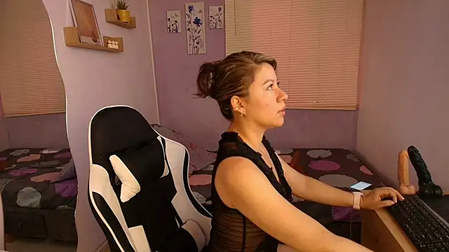 Snapshot of luna_desiree chatting on 11, 3, 2026 luna desiree online show from 11, 3, 2026