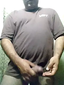 Snapshot of CurableMow chatting on 24, 10, 2025 CurableMow online show from 24, 10, 2025