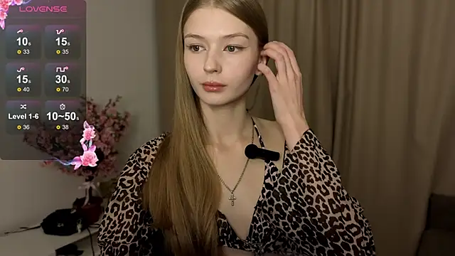 Snapshot of holylisssa chatting on 27, 11, 2025 holylisssa online show from 27, 11, 2025