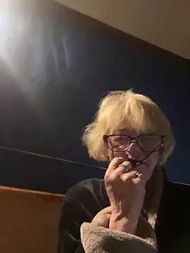 ladyboatlady online show from 2, 12, 2025