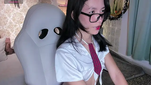LilyThea online show from 25, 10, 2025