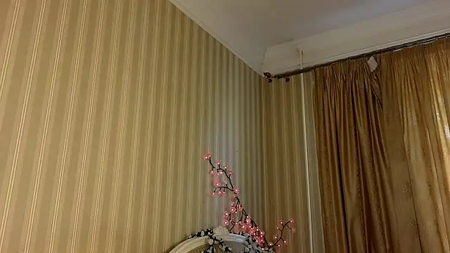 Snapshot of Juuulia_ chatting on 18, 5, 2026 Juuulia online show from 18, 5, 2026
