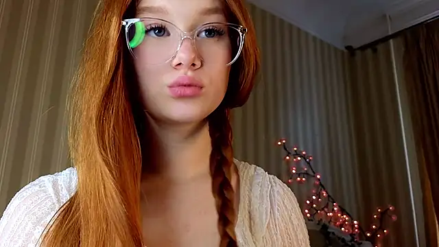 Juuulia  online show from 27, 6, 2026