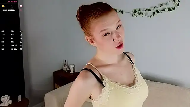 Juuulia  online show from 30, 7, 2026