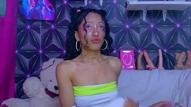 Kylie Moan online show from 29, 10, 2025