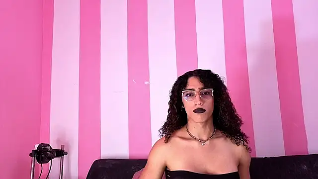 Snapshot of lunagudis chatting on 20, 6, 2026 lunagudis online show from 20, 6, 2026