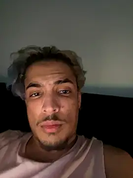 Snapshot of luluycoco chatting on 22, 11, 2025 luluycoco online show from 22, 11, 2025