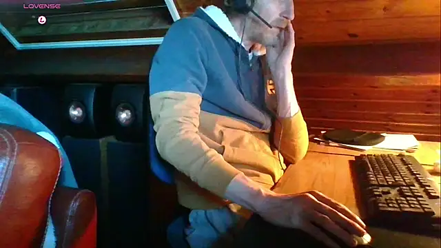 Snapshot of Vrenico-SC chatting on 9, 9, 2025 Vrenico-SC online show from 9, 9, 2025