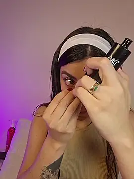 Snapshot of AmaiaSalvatore chatting on 25, 10, 2025 AmaiaSalvatore online show from 25, 10, 2025