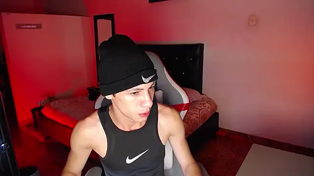 Snapshot of santiago_cutex chatting on 4, 6, 2026 santiago cutex online show from 4, 6, 2026