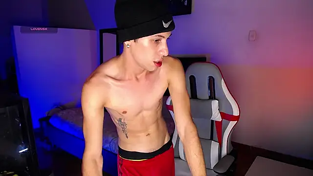 Snapshot of santiago_cutex chatting on 7, 6, 2026 santiago cutex online show from 7, 6, 2026