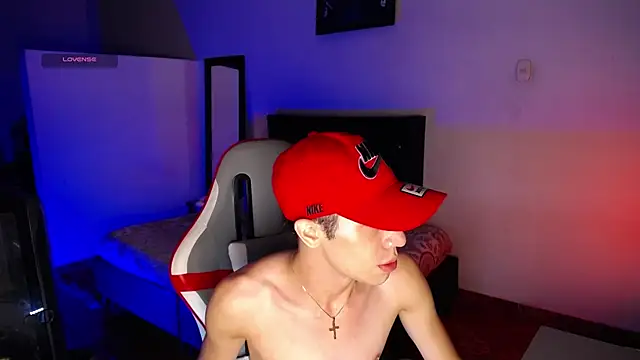 Snapshot of santiago_cutex chatting on 9, 6, 2026 santiago cutex online show from 9, 6, 2026