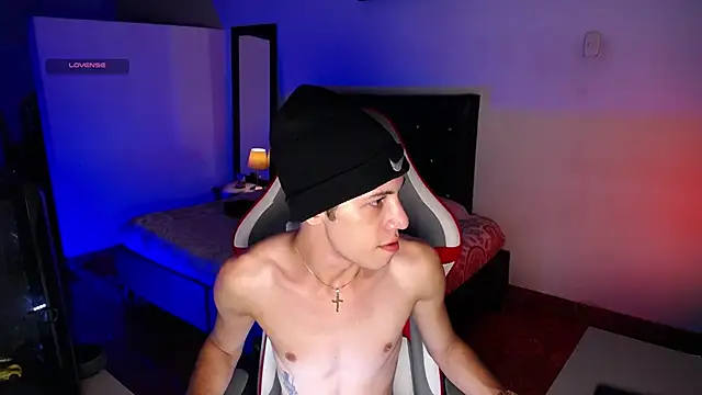 Snapshot of santiago_cutex chatting on 15, 6, 2026 santiago cutex online show from 15, 6, 2026